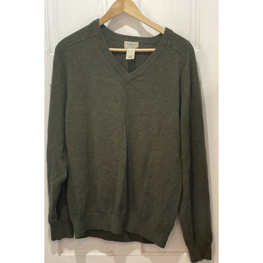 LL Bean Green Long Sleeve 100% Lamb’s Wool V-Neck Sweater Men's Size L